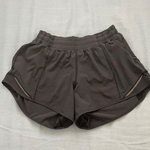 Lulu Lemon Black Hotty Hot shorts 4 in.
